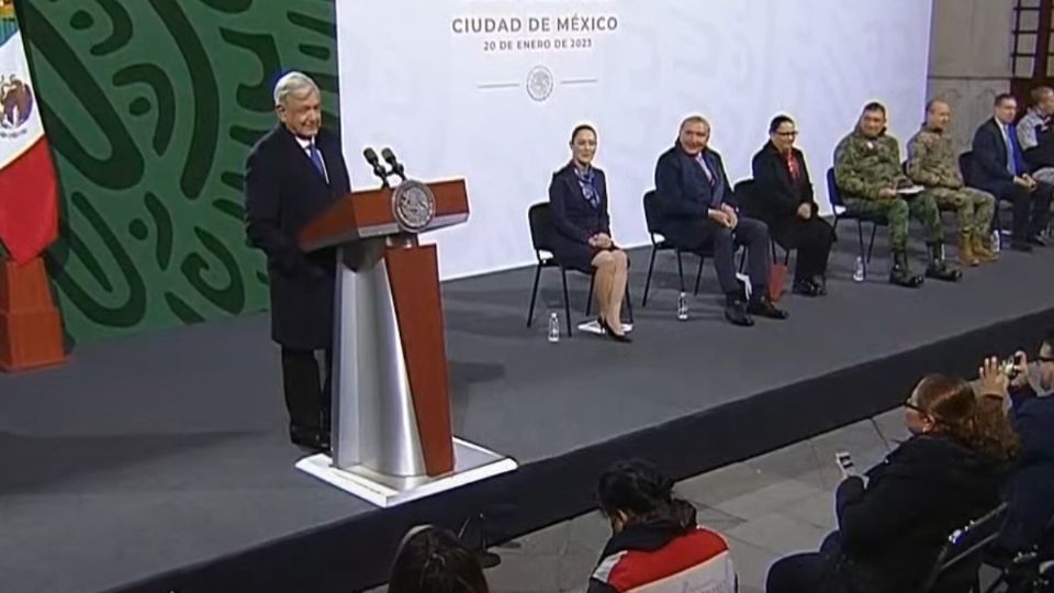 AMLO y sus invitados durante la conferencia mañanera de hoy.