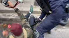 VIDEO |  Un hombre pierde un testículo tras ser golpeado brutalmente por policía en París