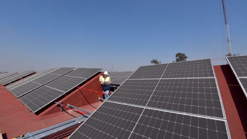 Concluye primera etapa de central fotovoltaica en la Central de Abasto