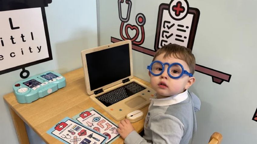 Teddy Hobbs tiene 4 años, es el niño más inteligente del mundo, habla 6 idiomas y será médico