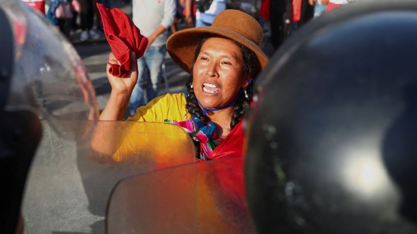 Peruanos llaman a guerra civil en Lima, piden la renuncia de la presidenta Dina Boluarte