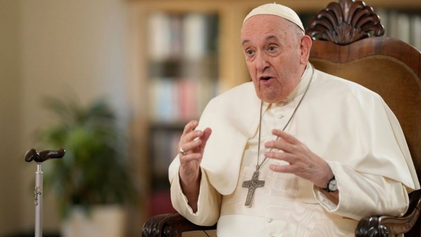 "Ser homosexual no es un delito": el Papa Francisco tacha de injustas las leyes antiLGBT+