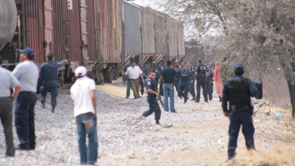 La escondía en vagones de tren que aparentemente transportaban aceite de cocina