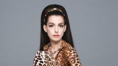 Anne Hathaway impone moda en París con minivestido de animal print y brillos