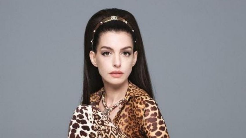 Anne Hathaway impone moda en París con minivestido de animal print y brillos