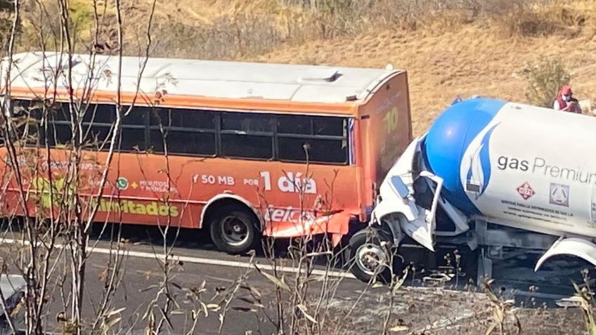 Aparatoso choque en la Chamapa-Lechería: muere el conductor de una pipa tras impactar a un camión