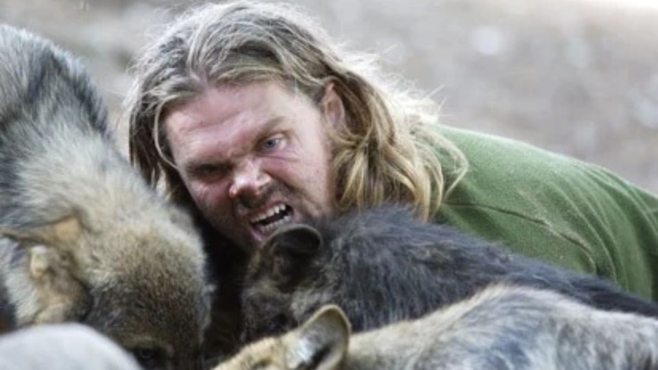 Shaun Ellis es la persona que más tiempo ha vivido con lobos, según los registros existentes.