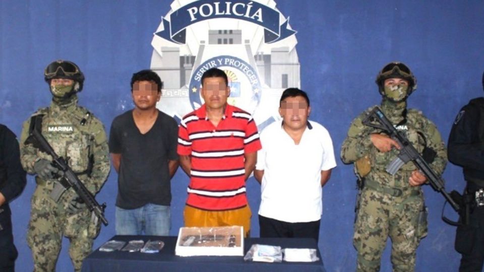 Los uniformados encontraron al interior de automóvil un arma de fuego calibre 9mm