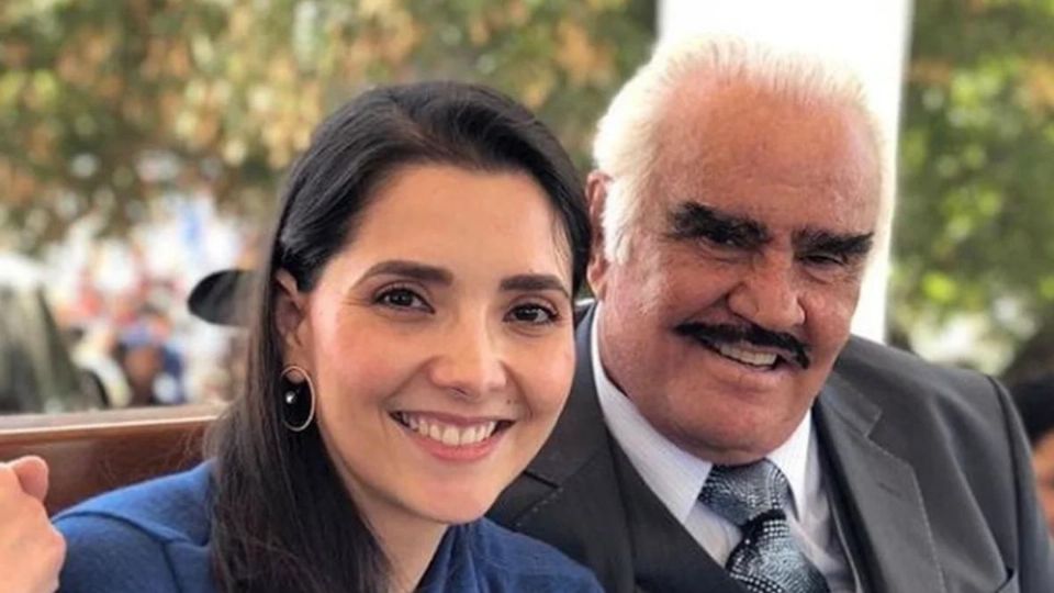 Vicente Fernández y Alejandra Fernández. Fuente: Instagram @_vicentefdez