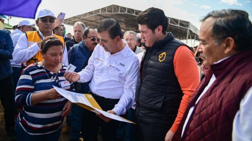 Samuel García entrega 852 lotes en el fraccionamiento Hacienda San Miguel en Escobedo