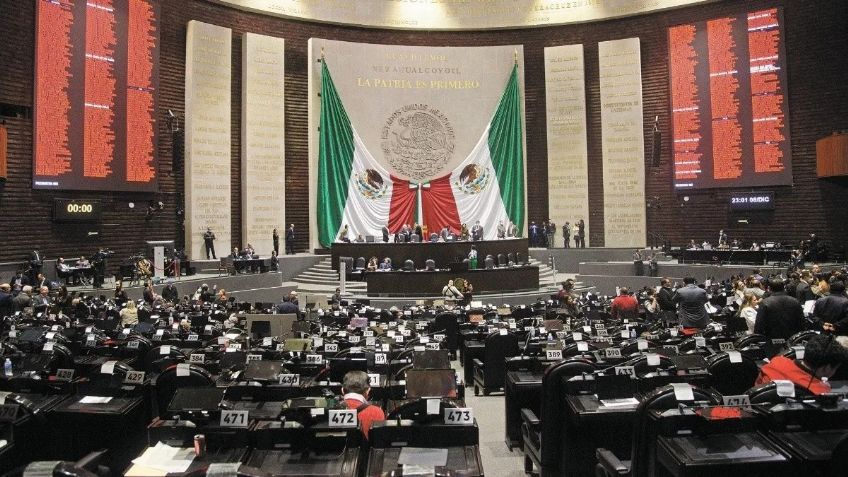 Corcholatas de Morena desfilan en San Lázaro