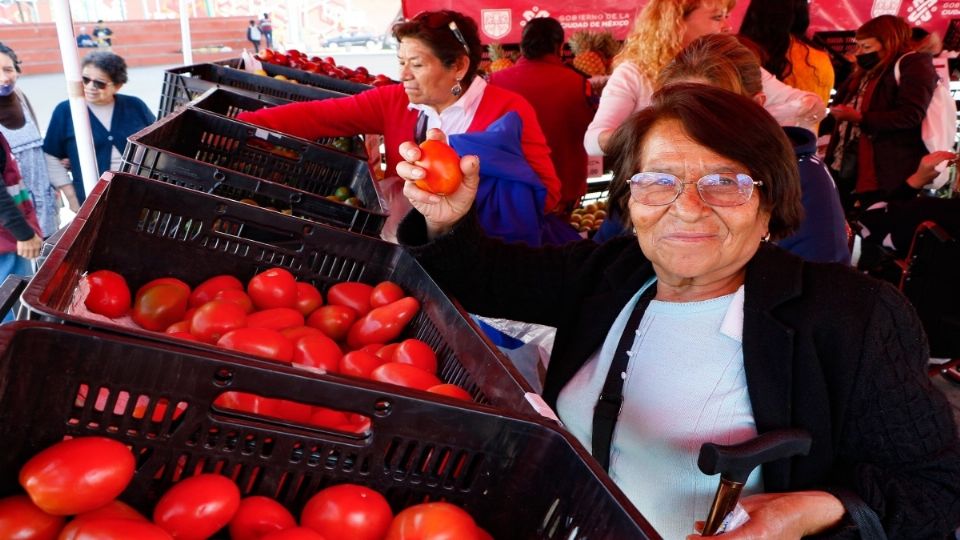 En la Feria del Bienestar se pueden encontrar alimentos a precios accesibles