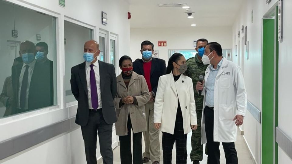 Claudia Sheinbaum durante su recorrido por el Hospital General Topilejo