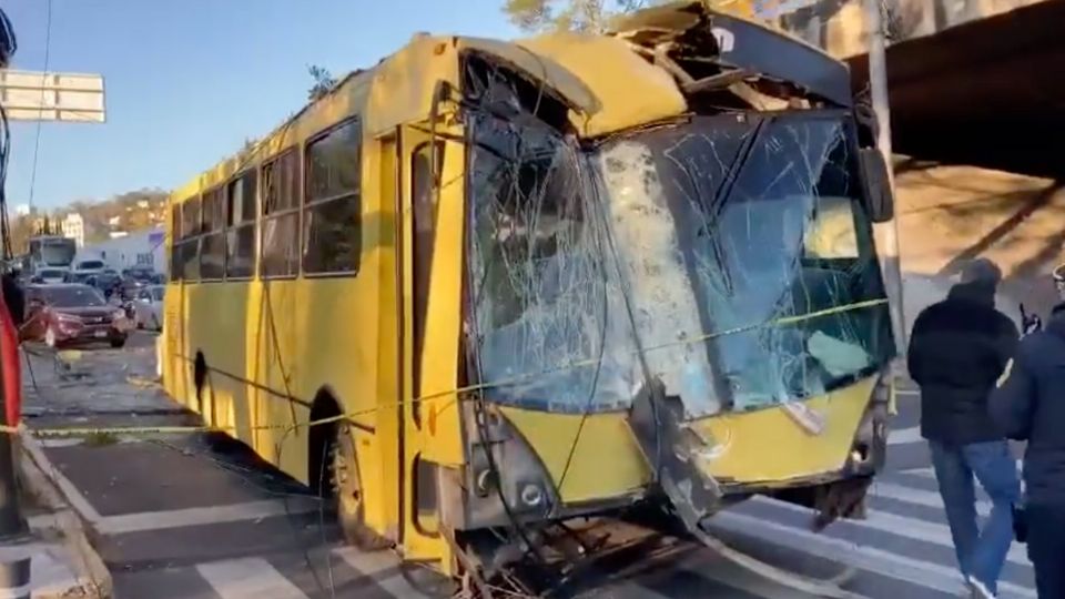 El accidente a la altura de la calle Roberto Medellín.