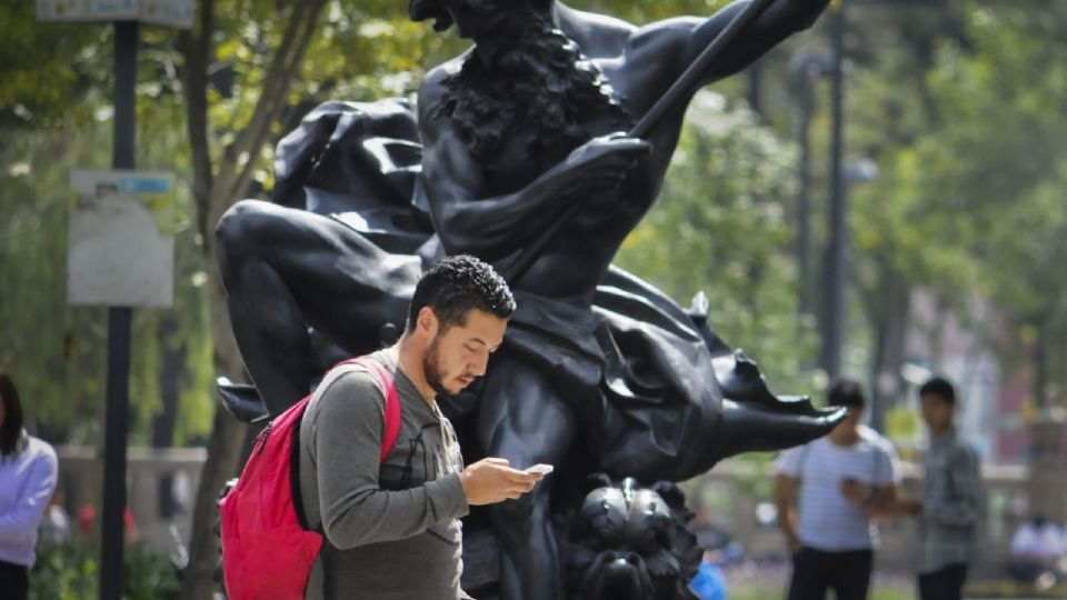 Alexis descargó la aplicación pensando en conocer a un prospecto amoroso.