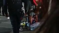 VIDEO | El desgarrador grito de una madre al ver a su hijo asesinado en un tianguis: “¡Despiértate, mi niño!”