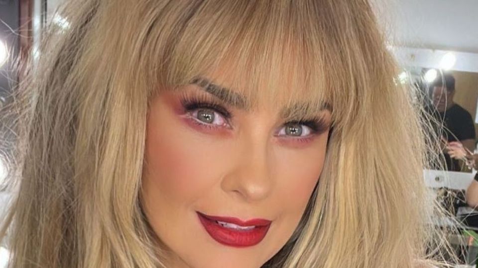 Aracely Arámbula posando. Fuente Instagram @aracelyarambula