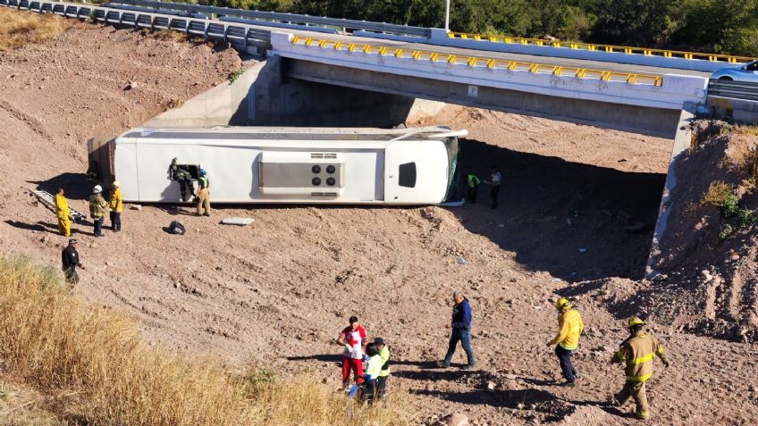 FOTOS: Guaymas es el epicentro de la caída de un autobús desde un puente, hay 11 personas lesionadas