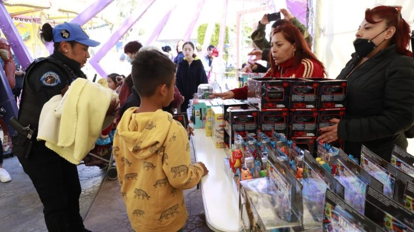 La alcaldía Venustiano Carranza entrega más de 8 mil juguetes en Día de Reyes Magos