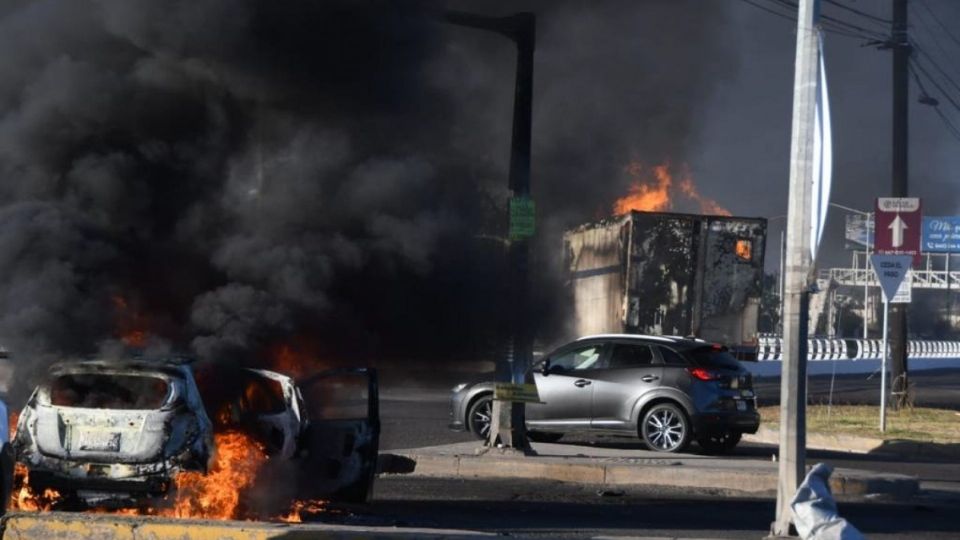 Bloqueos y quema de vehículos en Culiacán. FOTO: Cuartoscuro