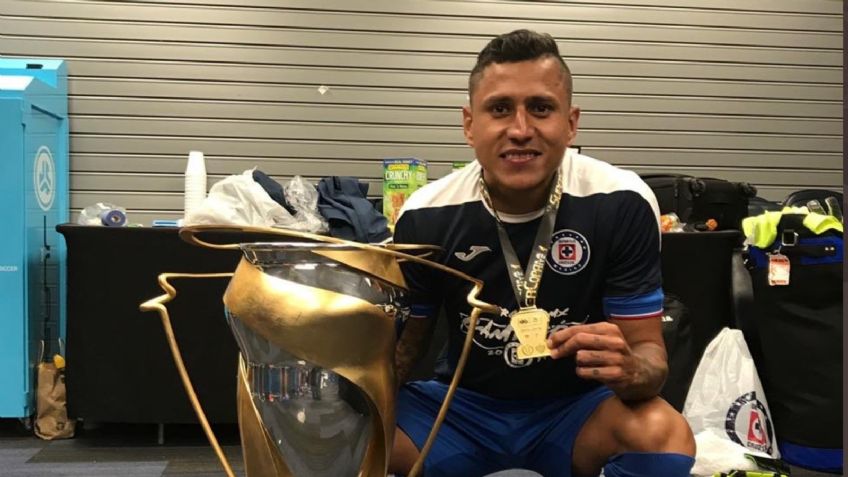 Fanáticos de Cruz Azul piden la salida del Cata Domínguez por hacer una fiesta de "La Chapiza" para su hijo