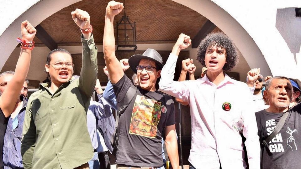 Familiares y amigos resaltan la labor social y de defensa al ambiente de los jóvenes de la UdeG acusados de despojo
