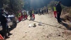 El camión de la Prendedora Banda Encinera cayó a un barranco, hay 2 muertos