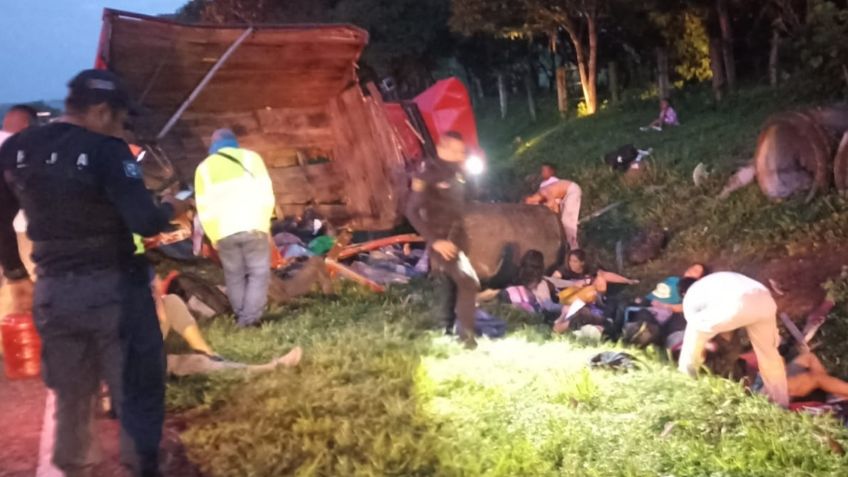 Chiapas: accidente en el tramo carretero Pijijiapan-Tonalá deja 10 migrantes muertos