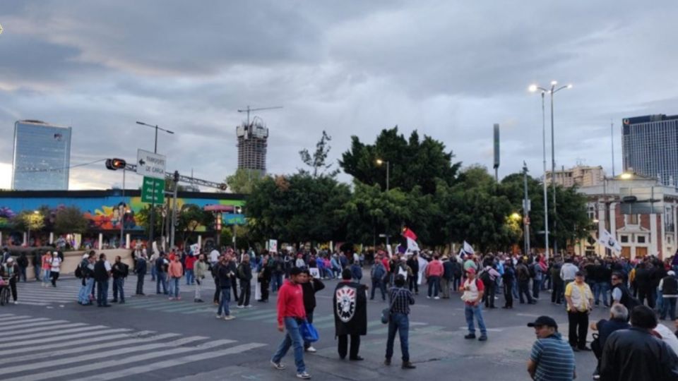 Hasta el momento, los manifestantes se encuentran en el cruce de Avenida Chapultepec y Eje 1 Poniente.