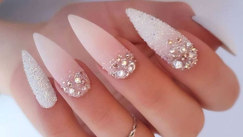 Vuélvete la más glamurosa con estas ideas de uñas para brillar en la pista de baile