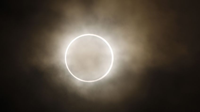 ¿Las embarazadas no pueden ver el eclipse?, la verdad detrás de este mito