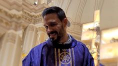 Hallan al sacerdote más guapo del mundo, es peruano y los feligreses abarrotan sus misas