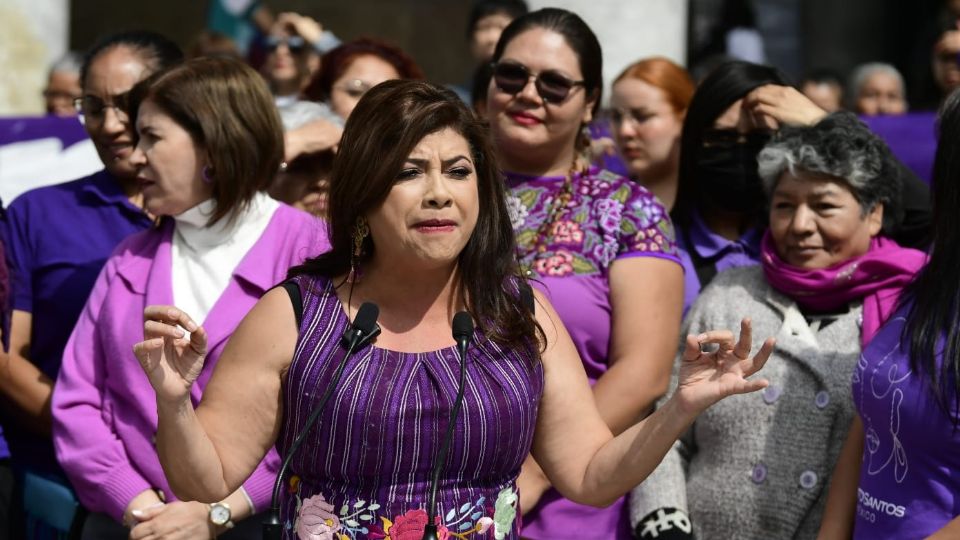 Clara Brugada conmemoró 70 años del voto femenino en México