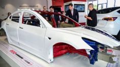 Samuel García visita la planta de Tesla en Shangai para acelerar la Gigafactory de Nuevo León