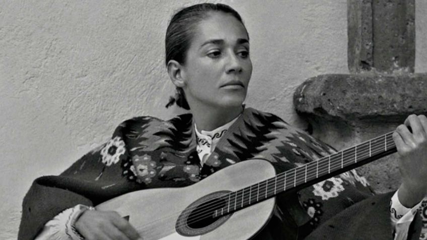 El bar donde Chavela Vargas debutó al lado de Tongolele en los años 50, inició su carrera en las calles