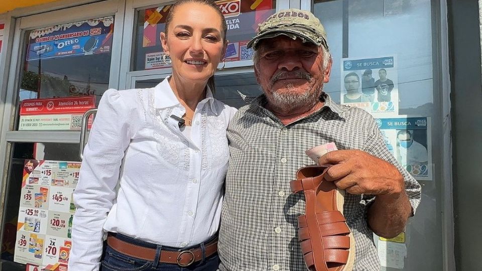 Claudia Sheinbaum presumió el calzado hecho por fabricante de Temixco.