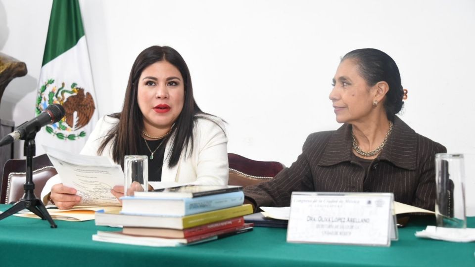 Resaltó la garantía del abasto de medicamentos gratuitos.