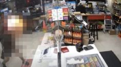 Captan el espeluznante ataque con fuego de un ladrón a un empleado de tienda