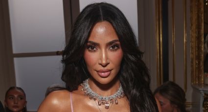 Kim Kardashian elevó la temperatura al salir en un microbikini con brillantes de la marca Gucci