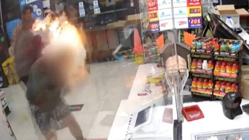 Captan el espeluznante ataque con fuego de un ladrón a un empleado de tienda