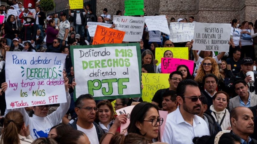 Estudiantes de 9 facultades de Derecho rechazan reforma judicial de AMLO