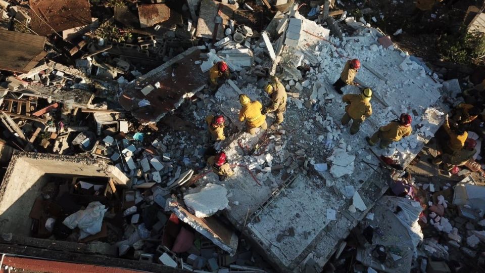 Explosión en vivienda de Tijuana deja dos personas muertas y la casa habitación totalmente destruida