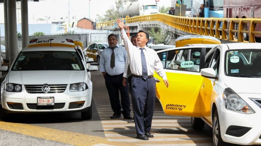 Juzgado ordena revisar contabilidad de Sitio 300 de taxis en AICM