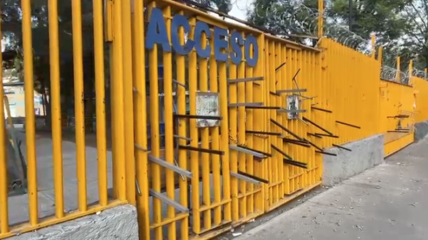 El CCH Azcapotzalco sigue tomado, la UNAM ordena clases virtuales