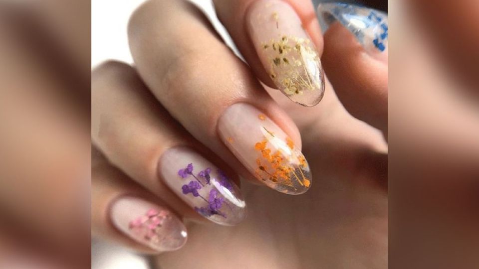 Los diseños de uñas con naturaleza muerta se han adaptado a las tendencias del 2023