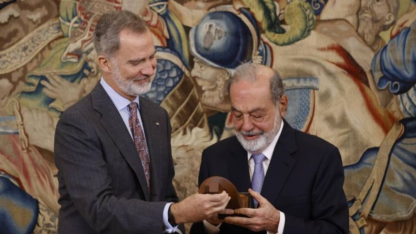 El rey Felipe de España entrega reconocimiento a Carlos Slim por desarrollar a Iberoamérica