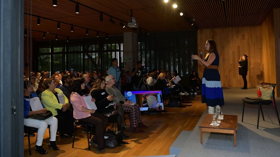 CEMEFI. Durante la entrega de reconocimientos se dio una conferencia sobre la importancia de ayudar. 
