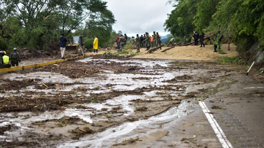 Habitantes de Xaltianguis realizan manifestaciones en demanda de ayuda tras "Otis"