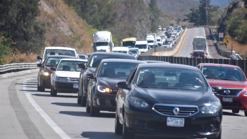 Liberan el paso en la autopista Chilpancingo-Acapulco, se dará prioridad a estos vehículos