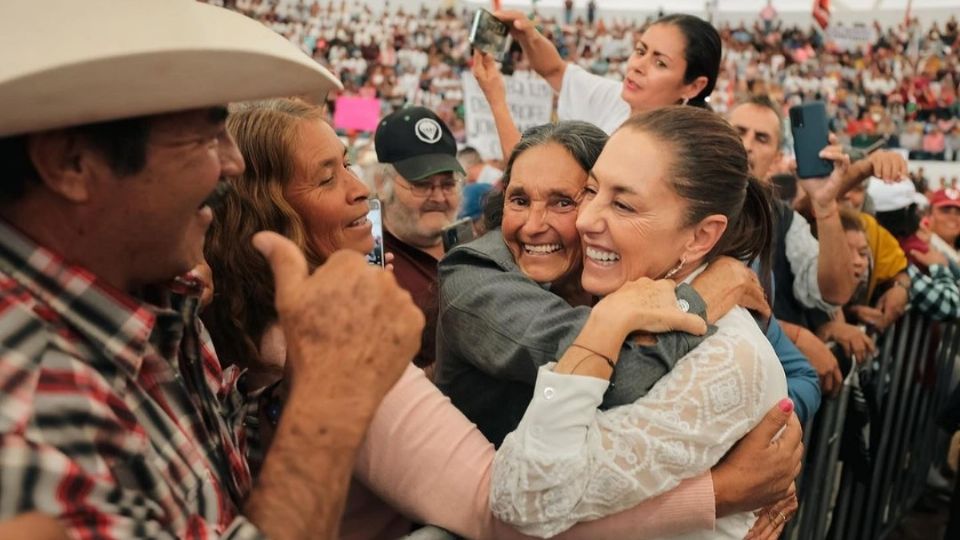 Claudia Sheinbaum recordó el lema de la 4T: 'Amor con amor se paga'.